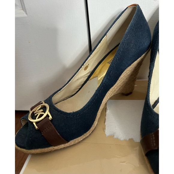 Size 7 Michael Kors Wedges - Picture 3 of 6